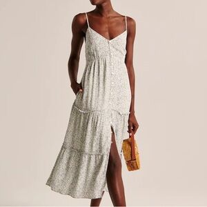 🚫SOLD🚫 Abercrombie Button Tiered Maxi Dress (XXS/P in white floral pattern)